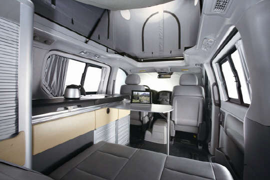 그랜드 스타렉스 캠핑카 실내모습. 현대자동차 제공